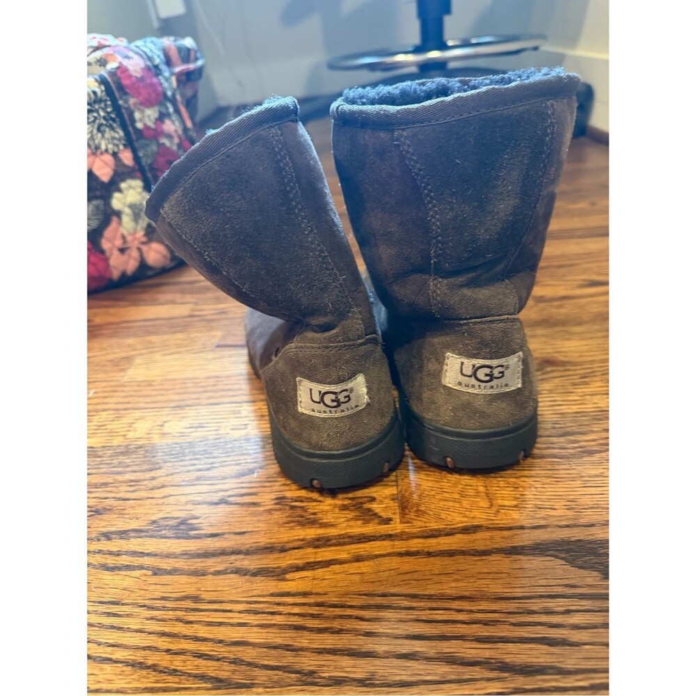 UGG Women’s Classic Short Boot - Brown